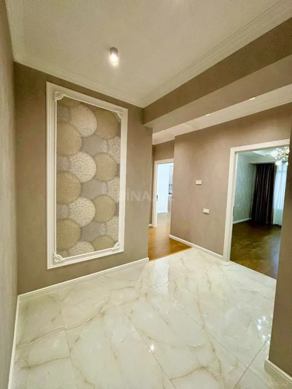 Satılır 3 otaqlı mənzil 100.7 m²