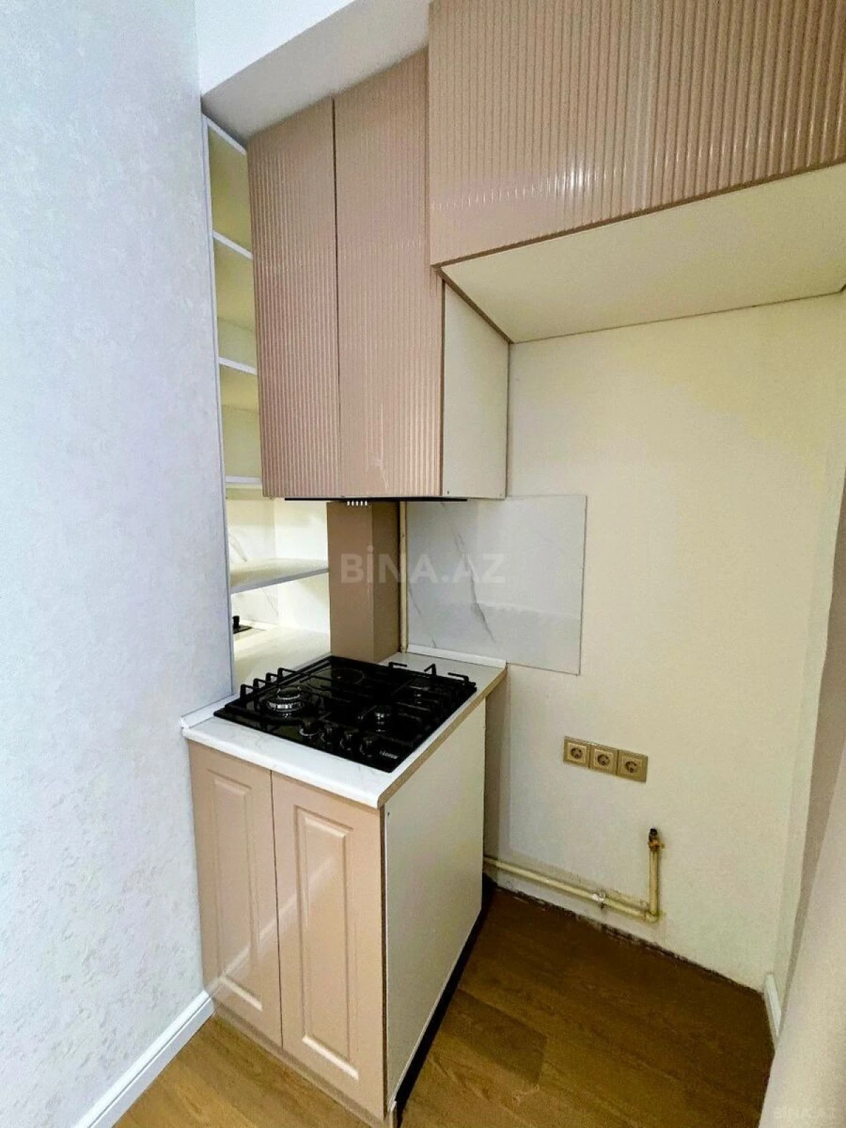 Satılır 3 otaqlı mənzil 100.7 m²