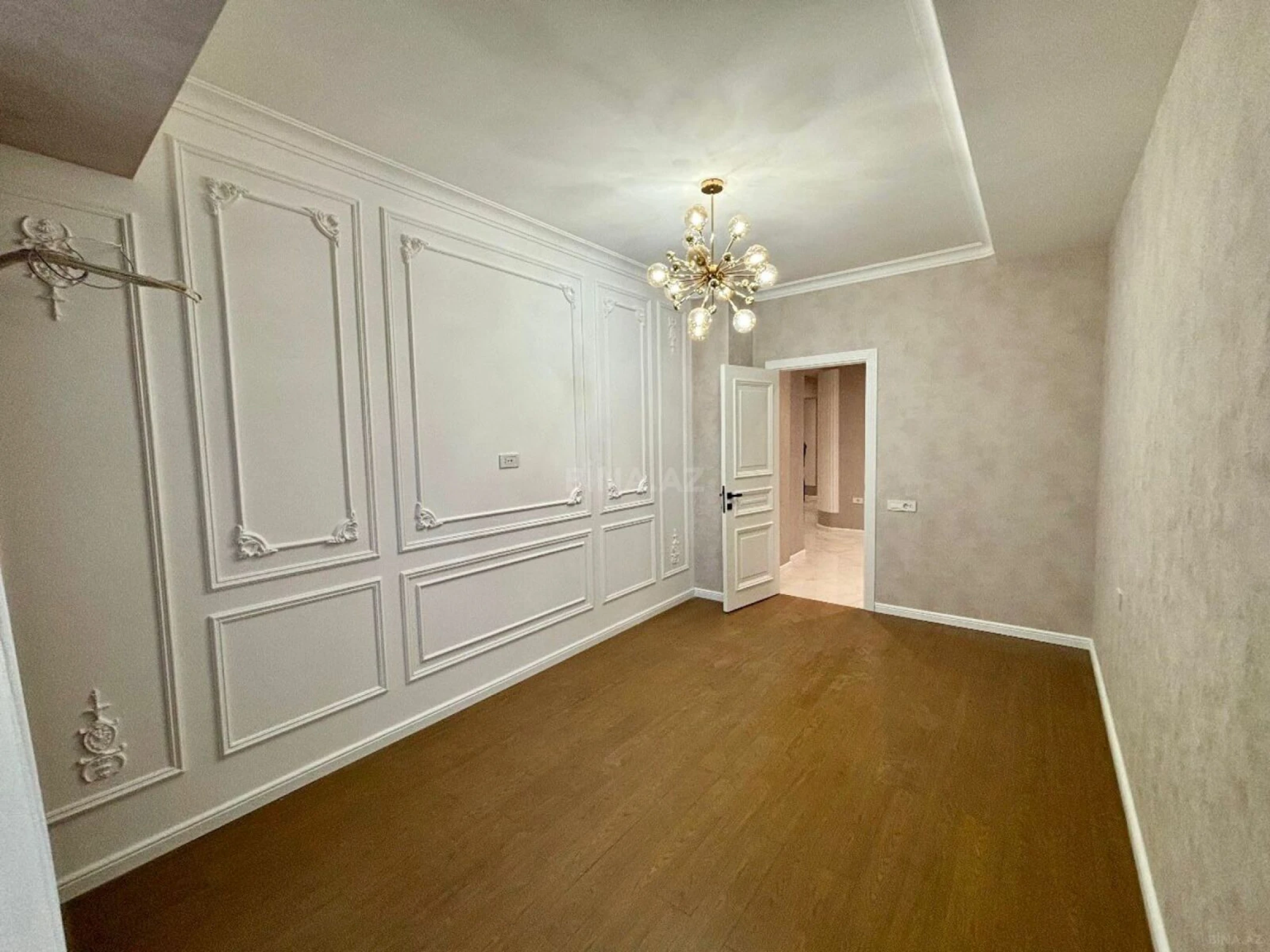 Satılır 3 otaqlı mənzil 100.7 m²