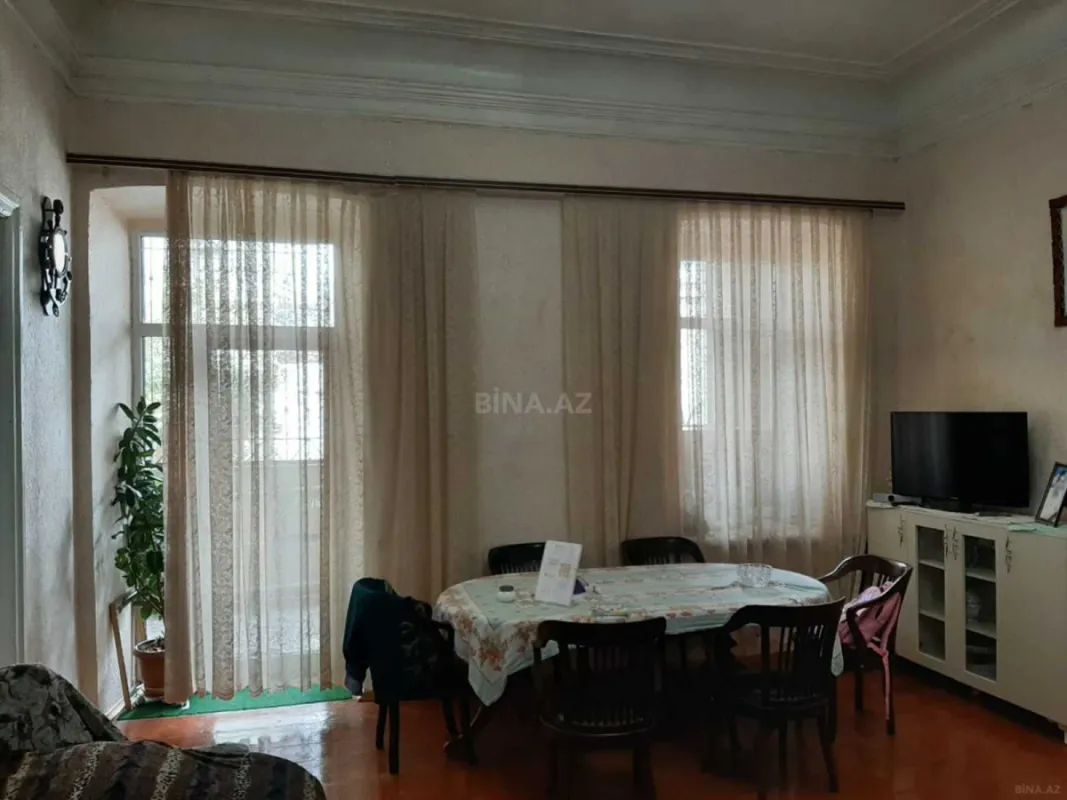 Satılır obyekt 180 m²