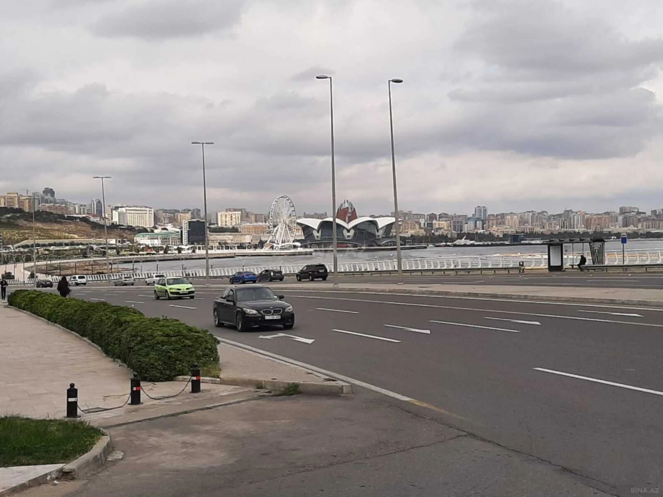 Satılır obyekt 180 m²