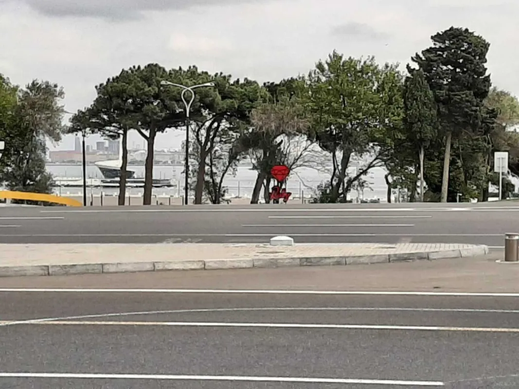 Satılır obyekt 180 m²