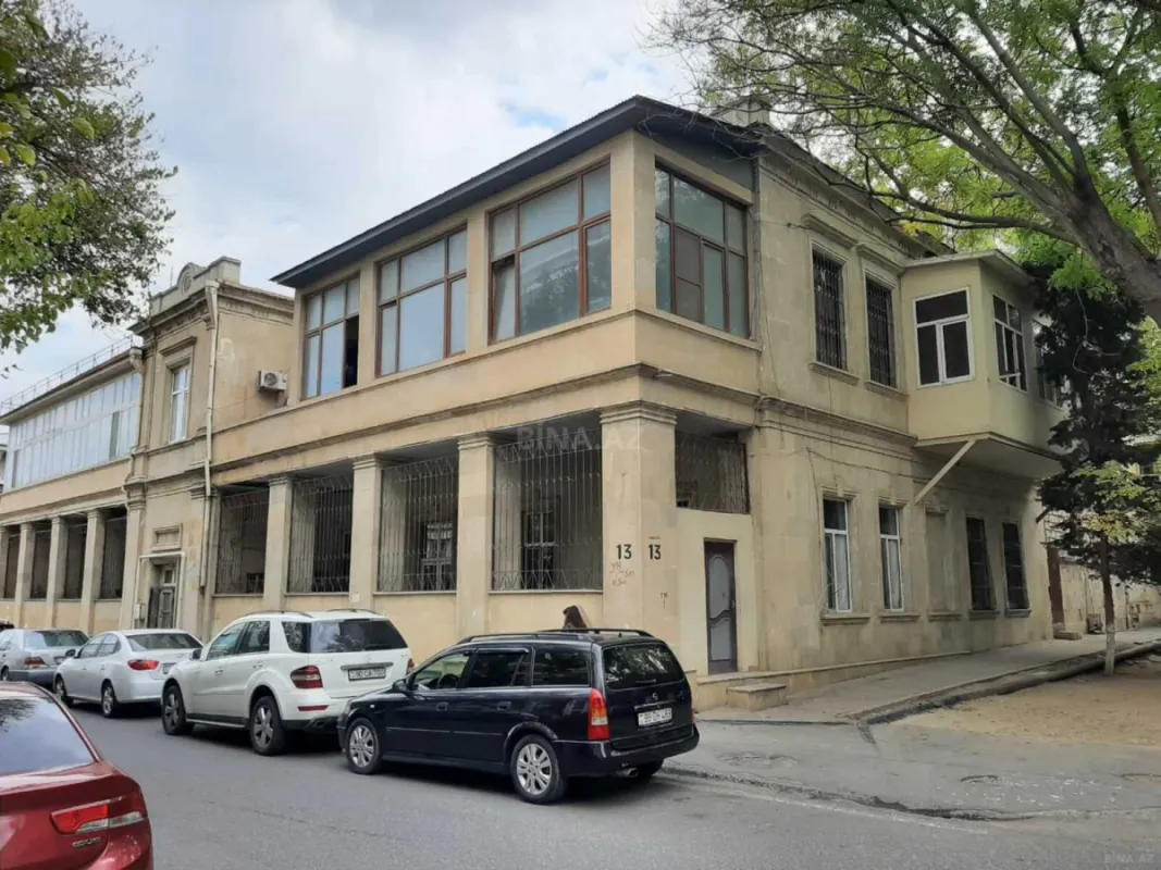 Satılır obyekt 180 m²