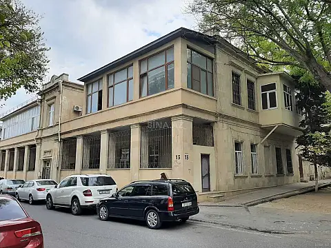 Satılır obyekt 180 m²