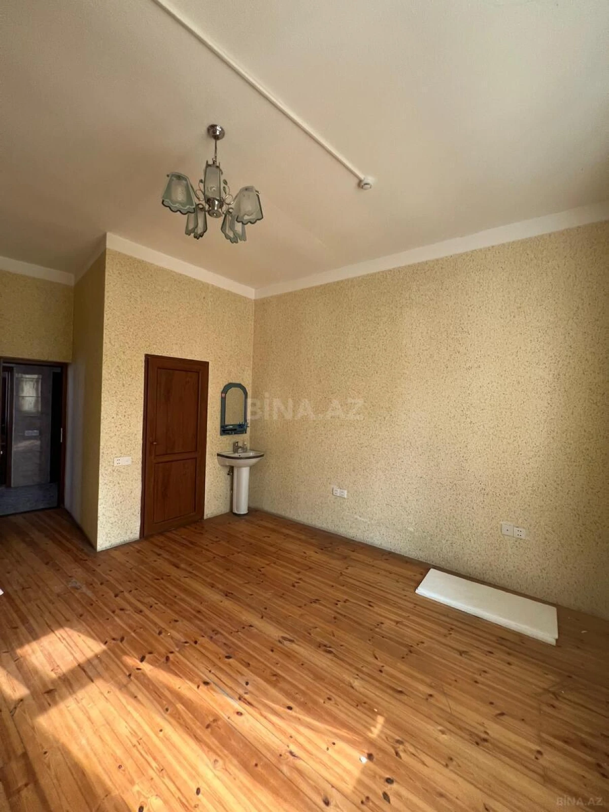 Kirayə verilir obyekt 1300 m²