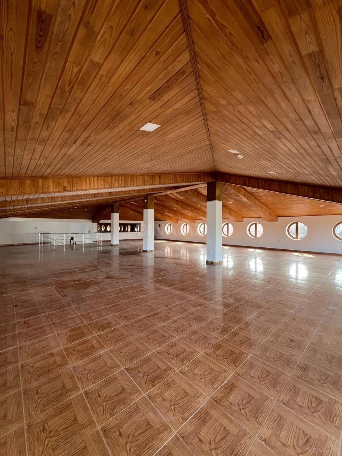 Kirayə verilir obyekt 1300 m²