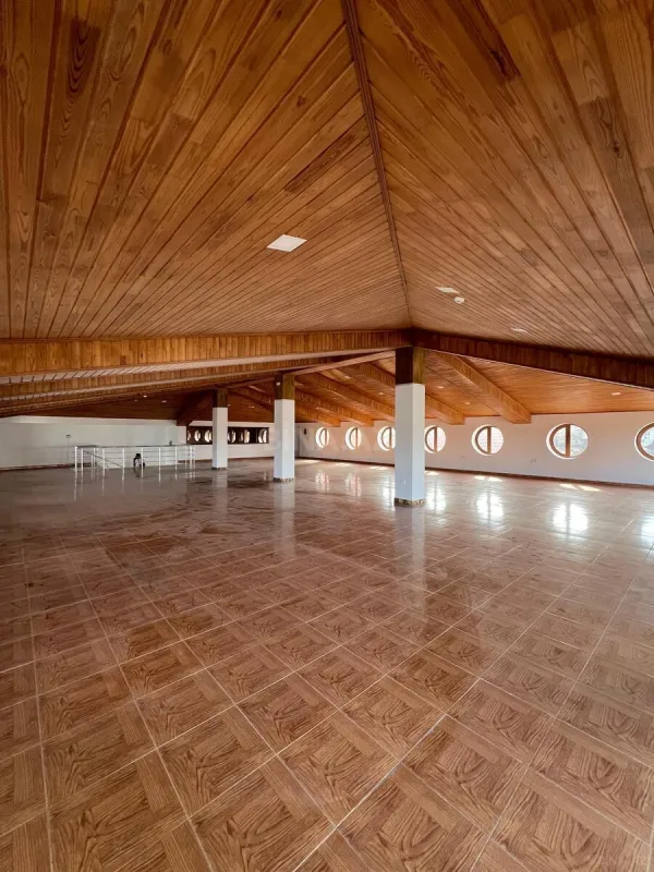 Kirayə verilir obyekt 1300 m²