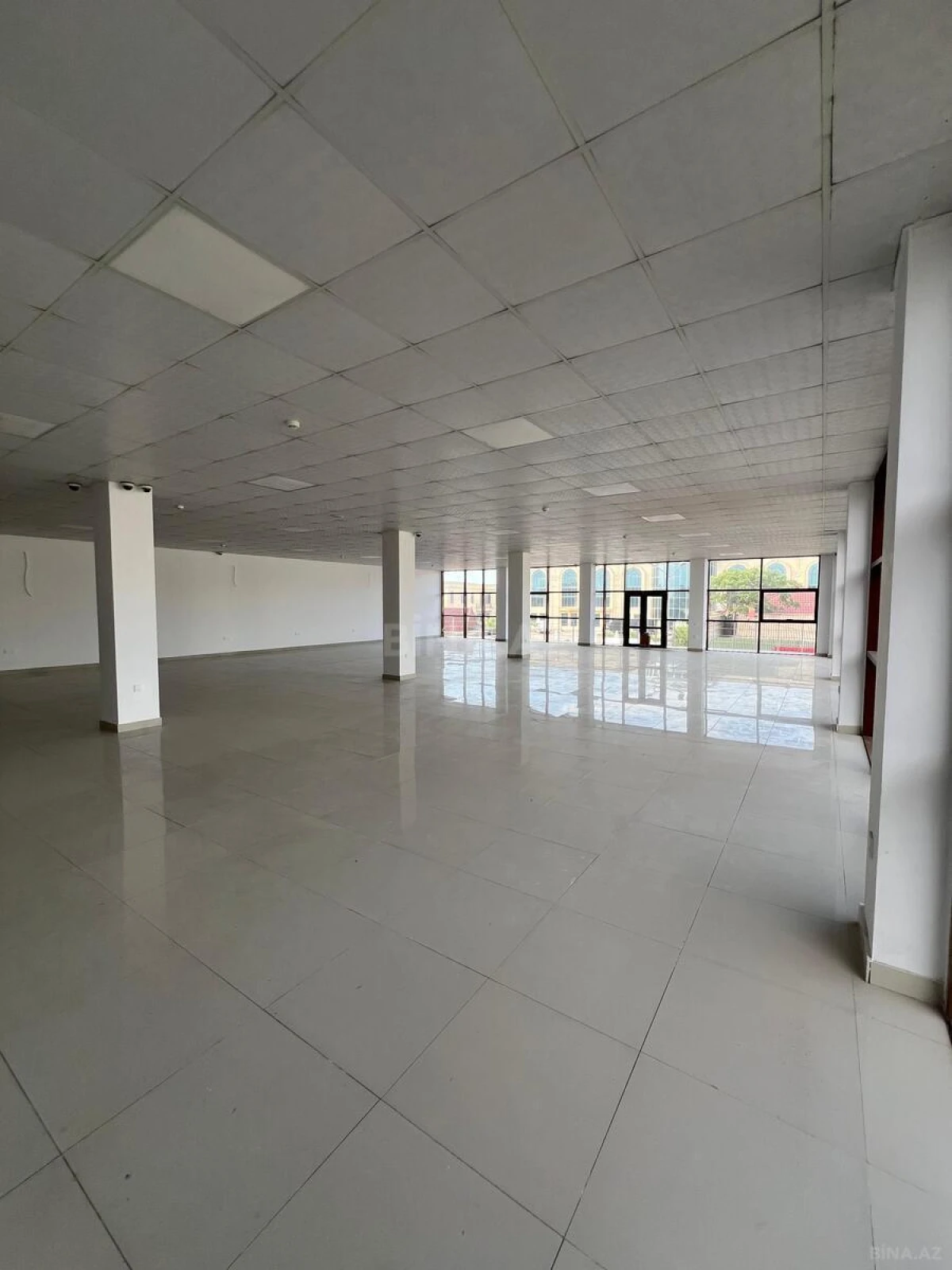 Kirayə verilir obyekt 1300 m²