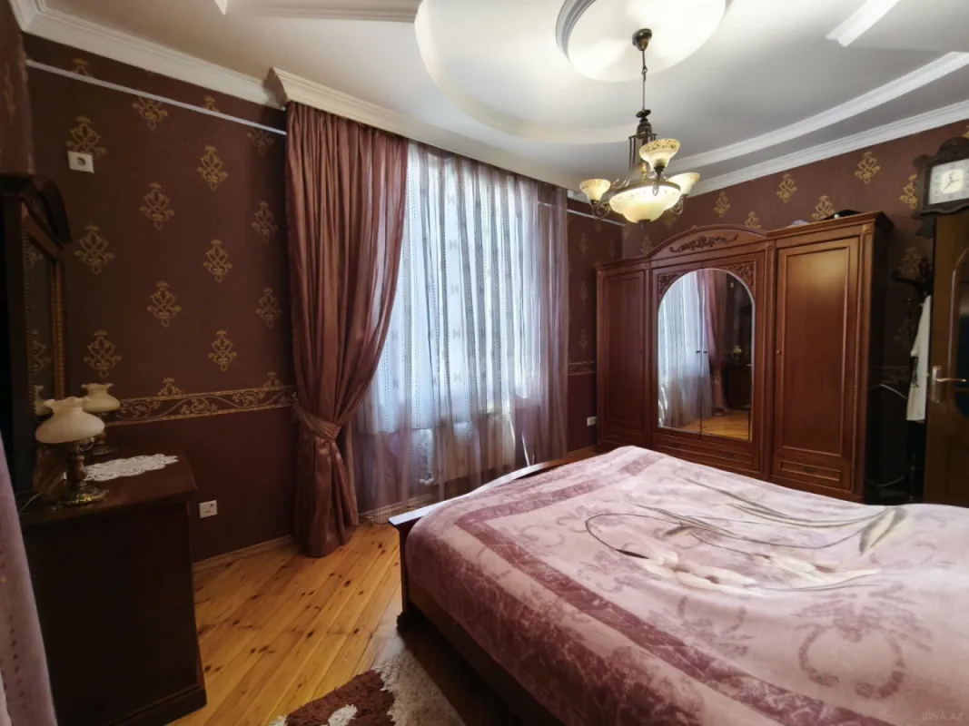Satılır 2 otaqlı mənzil 89 m²