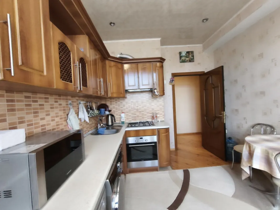 Satılır 2 otaqlı mənzil 89 m²