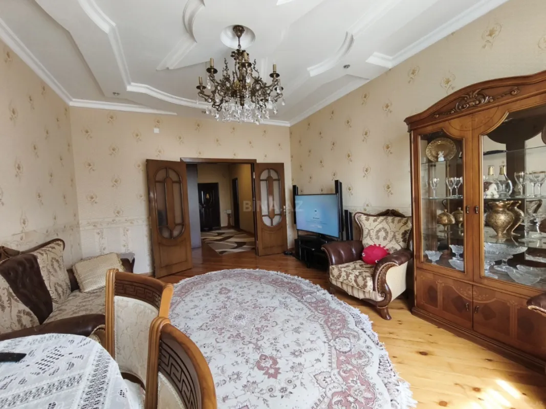 Satılır 2 otaqlı mənzil 89 m²