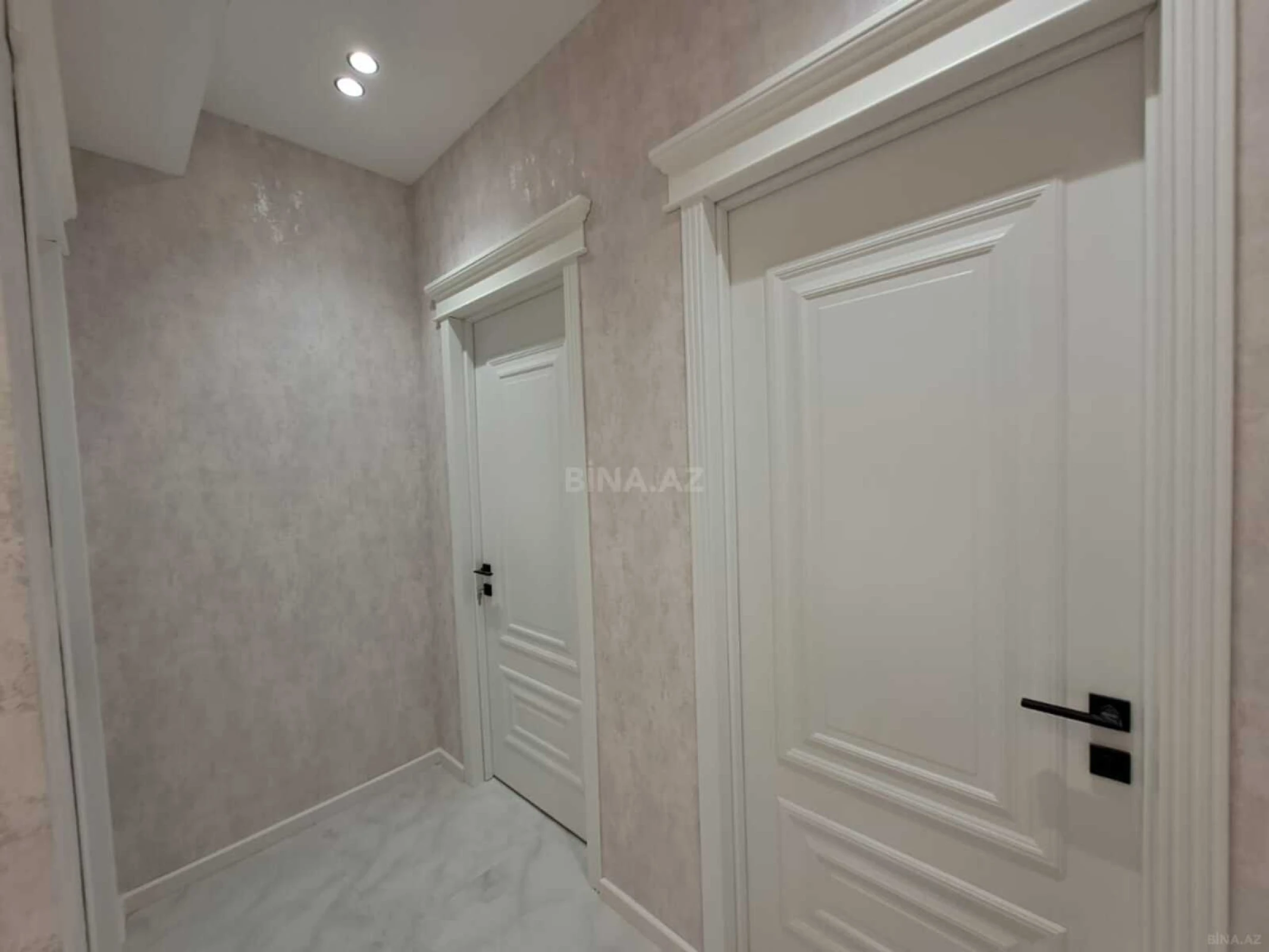 Satılır 3 otaqlı mənzil 92 m²