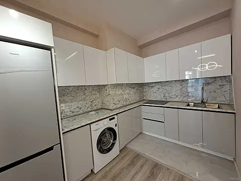 Satılır 3 otaqlı mənzil 92 m²