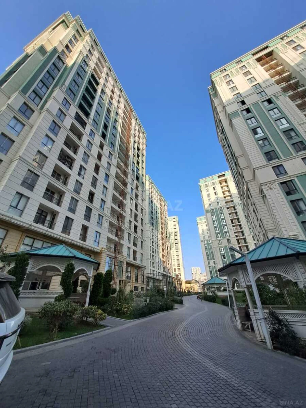 Satılır 3 otaqlı mənzil 92 m²