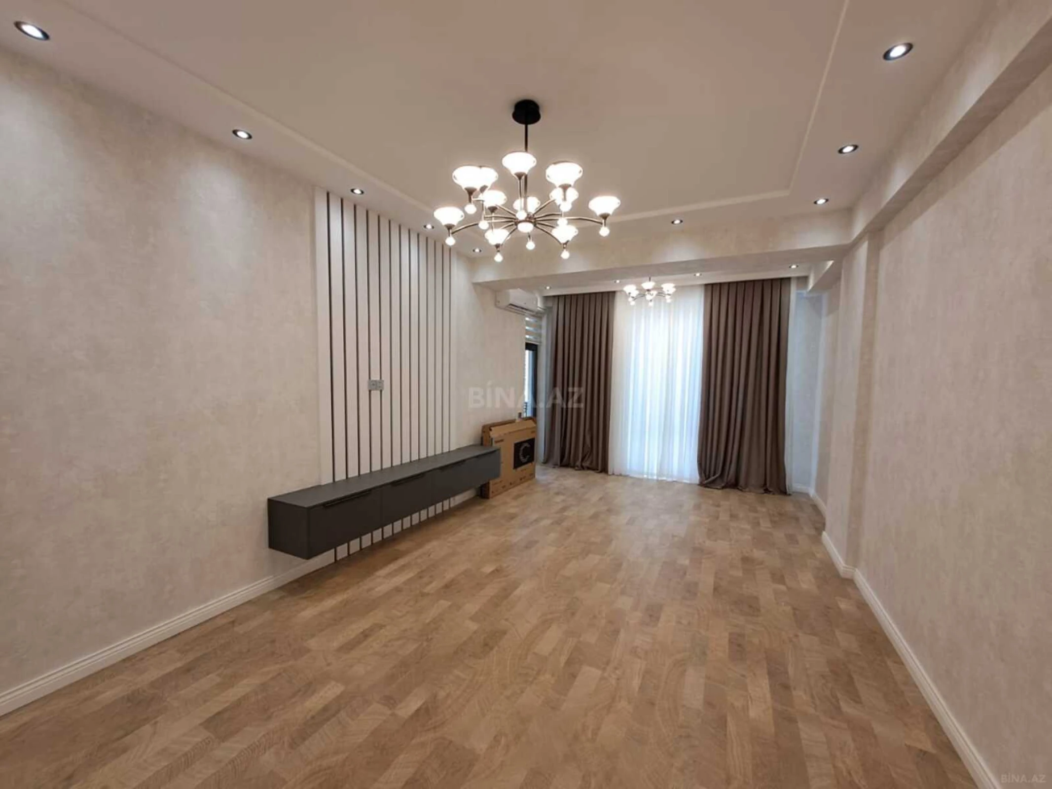 Satılır 2 otaqlı mənzil 92 m²
