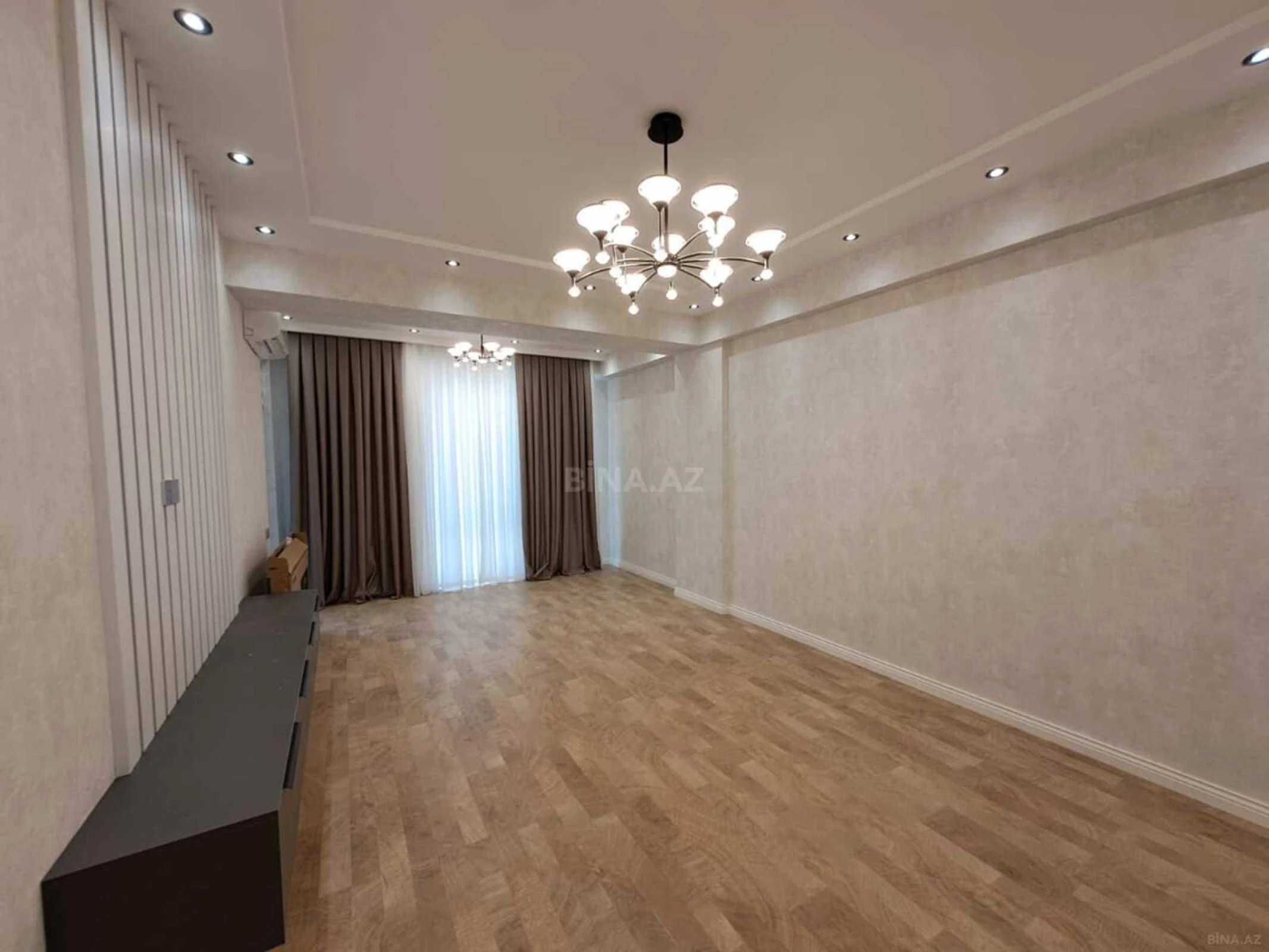 Satılır 2 otaqlı mənzil 92 m²