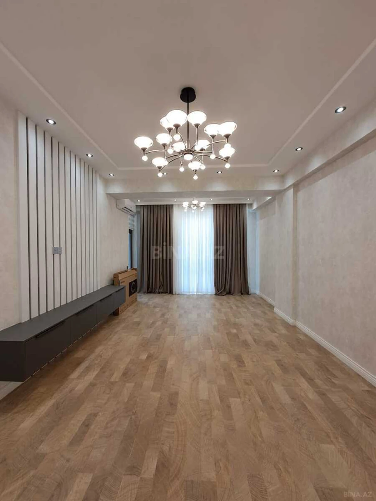 Satılır 2 otaqlı mənzil 92 m²