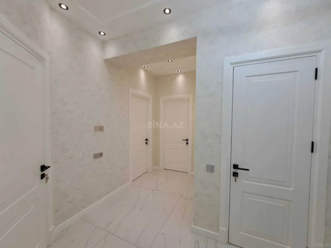 Satılır 2 otaqlı mənzil 92 m²