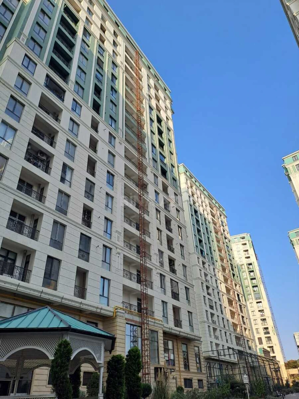 Satılır 2 otaqlı mənzil 92 m²