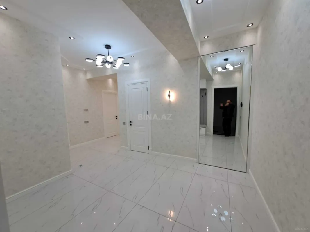 Satılır 2 otaqlı mənzil 92 m²