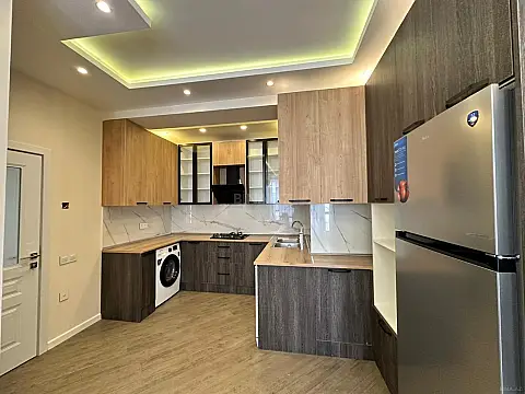 Satılır 3 otaqlı mənzil 101 m²