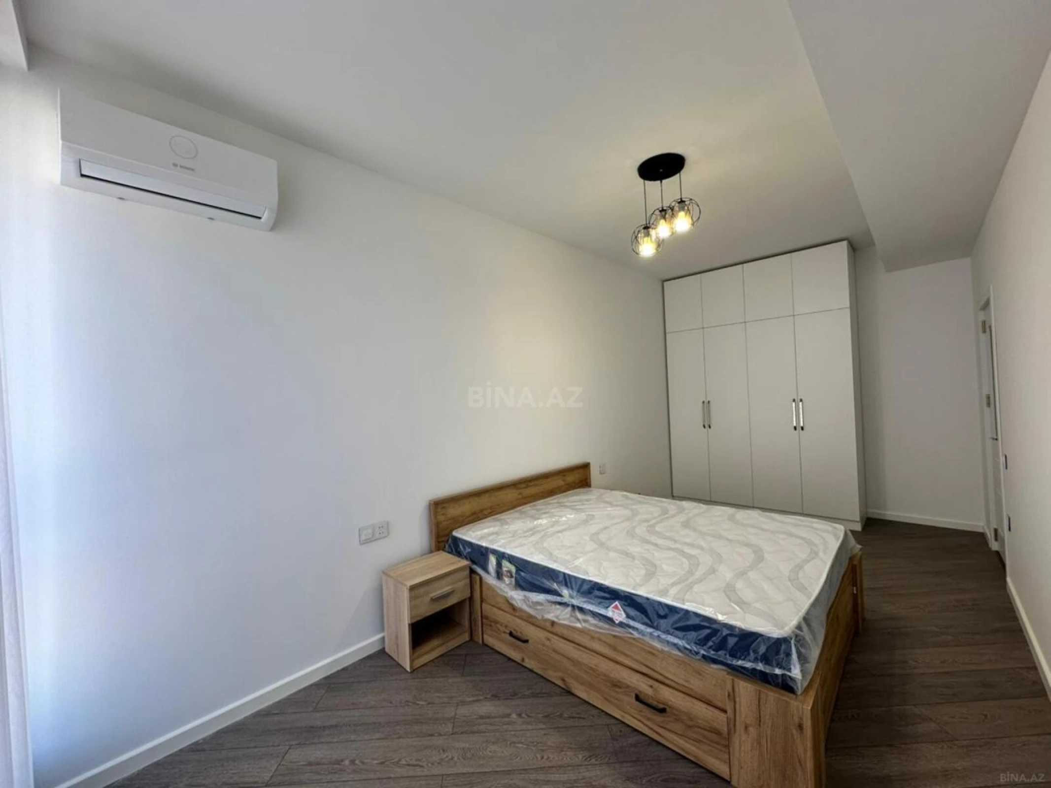 Satılır 3 otaqlı mənzil 101 m²