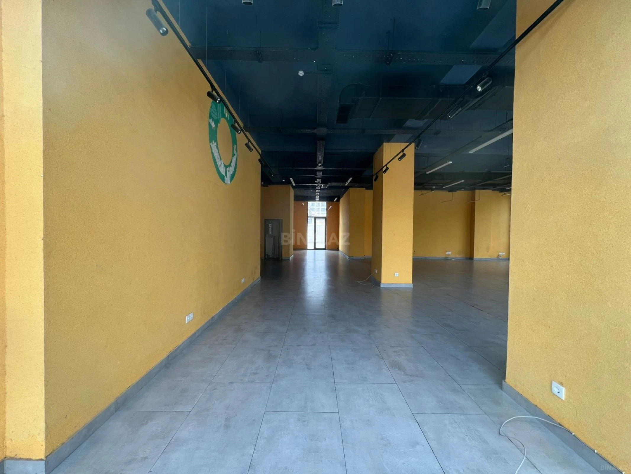 Kirayə verilir obyekt 260 m²