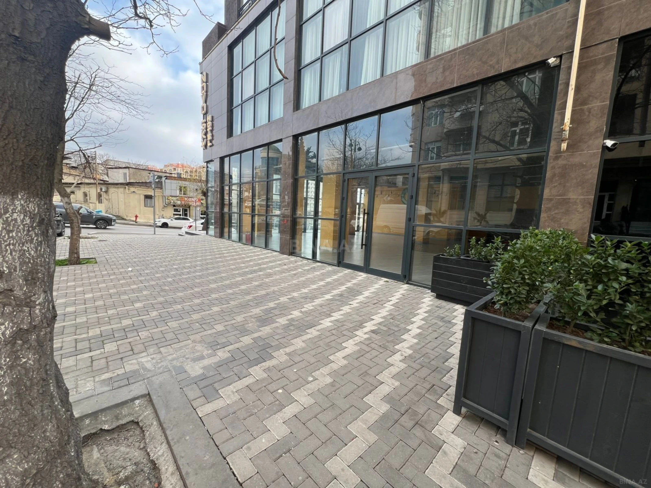 Kirayə verilir obyekt 260 m²