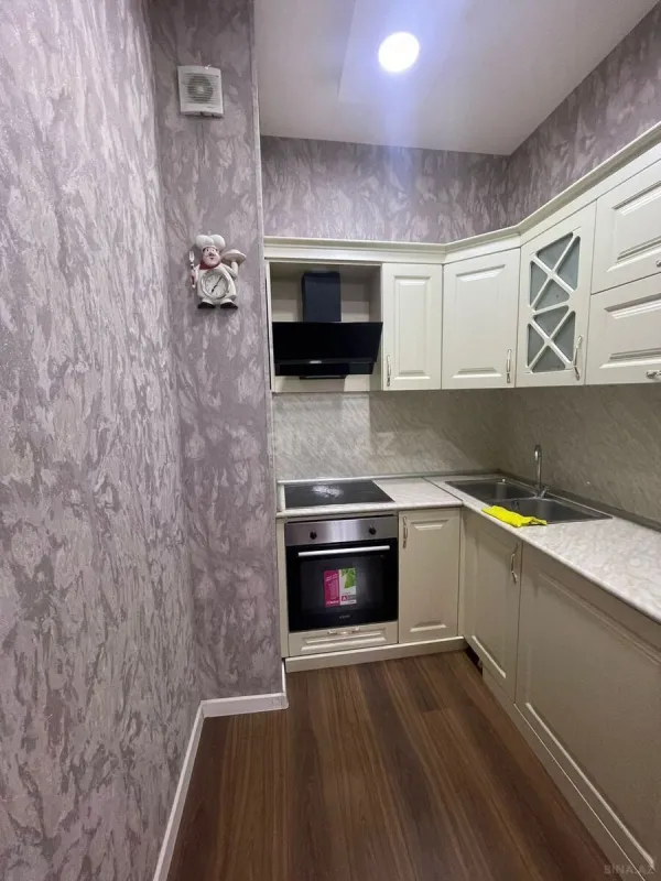 Kirayə verilir 2 otaqlı mənzil 65 m²