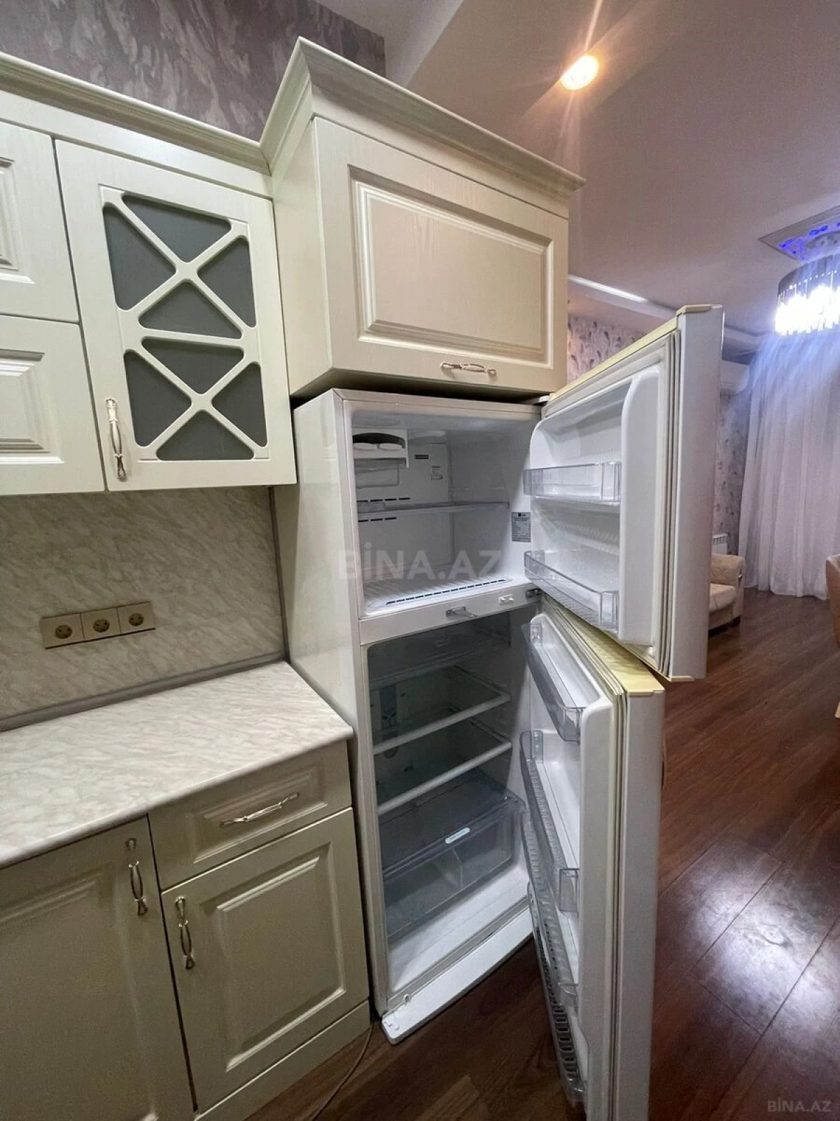 Kirayə verilir 2 otaqlı mənzil 65 m²