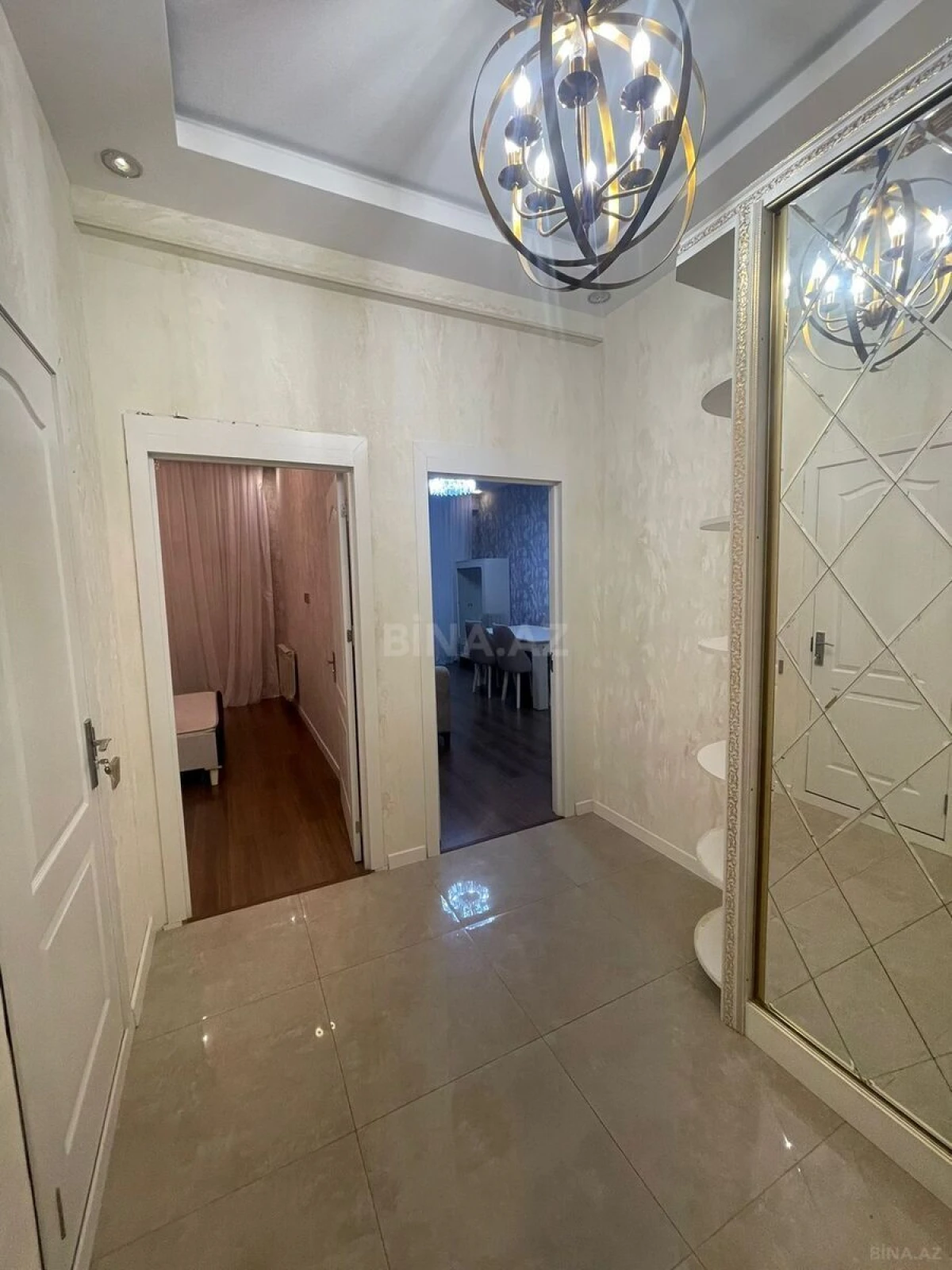 Kirayə verilir 2 otaqlı mənzil 65 m²
