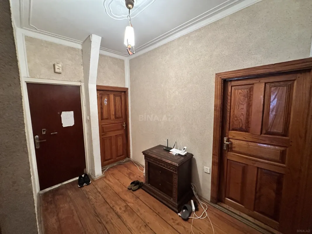 Satılır 4 otaqlı mənzil 100 m²