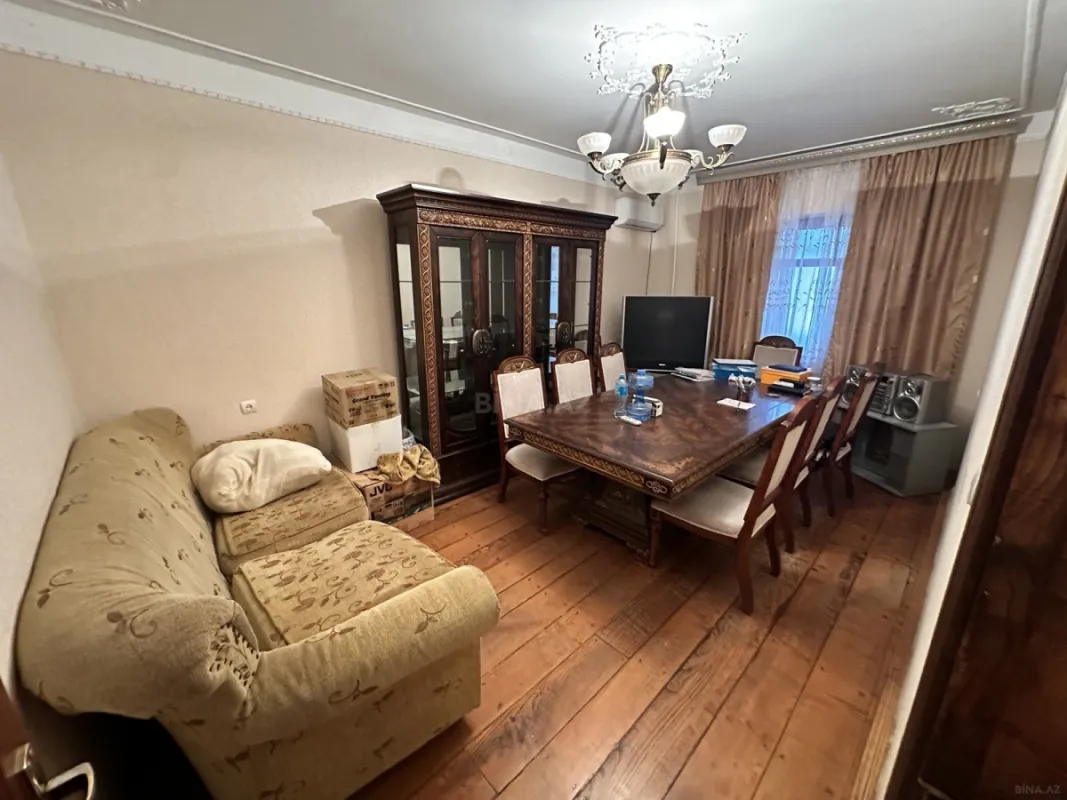 Satılır 4 otaqlı mənzil 100 m²