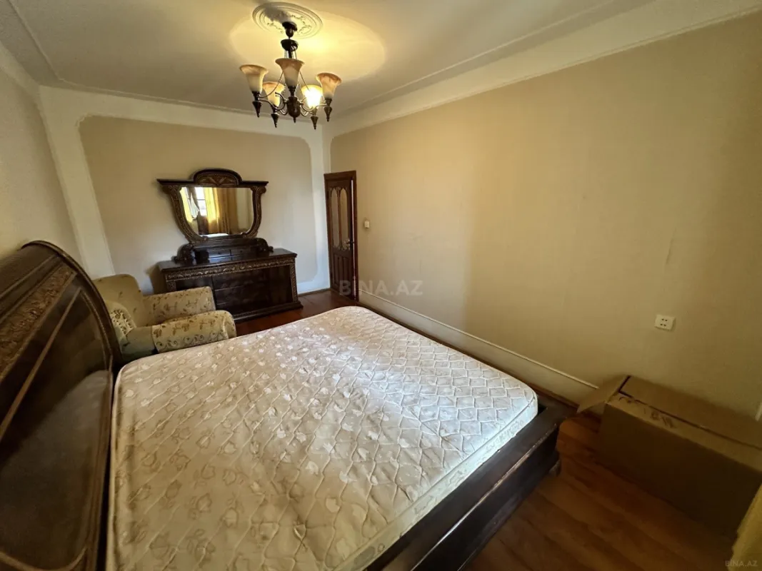 Satılır 4 otaqlı mənzil 100 m²