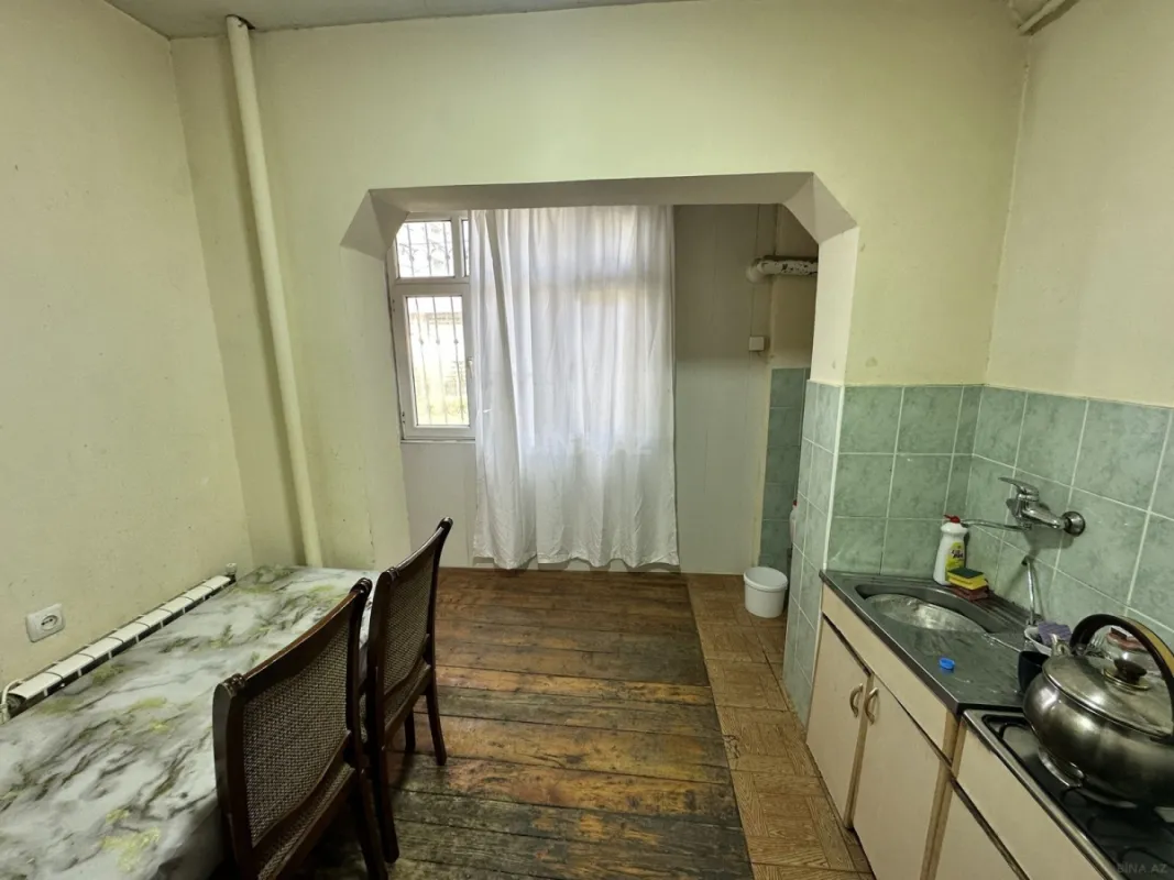 Satılır 4 otaqlı mənzil 100 m²
