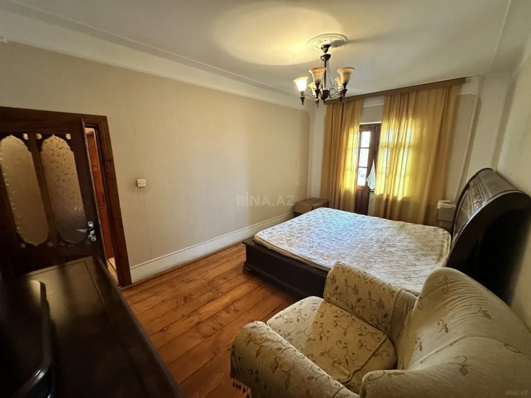 Satılır 4 otaqlı mənzil 100 m²