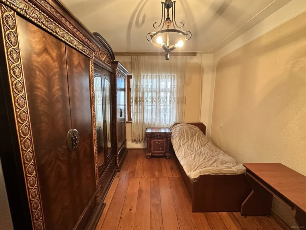 Satılır 4 otaqlı mənzil 100 m²