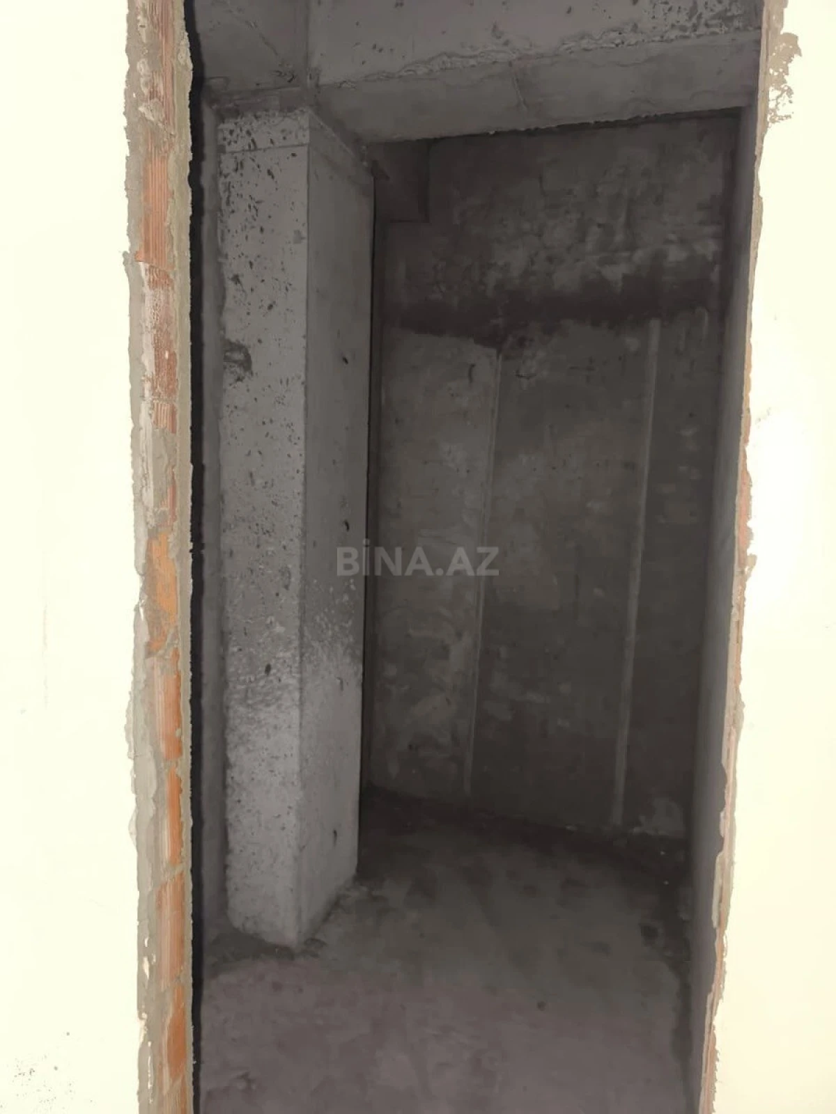 Satılır 3 otaqlı mənzil 98 m²