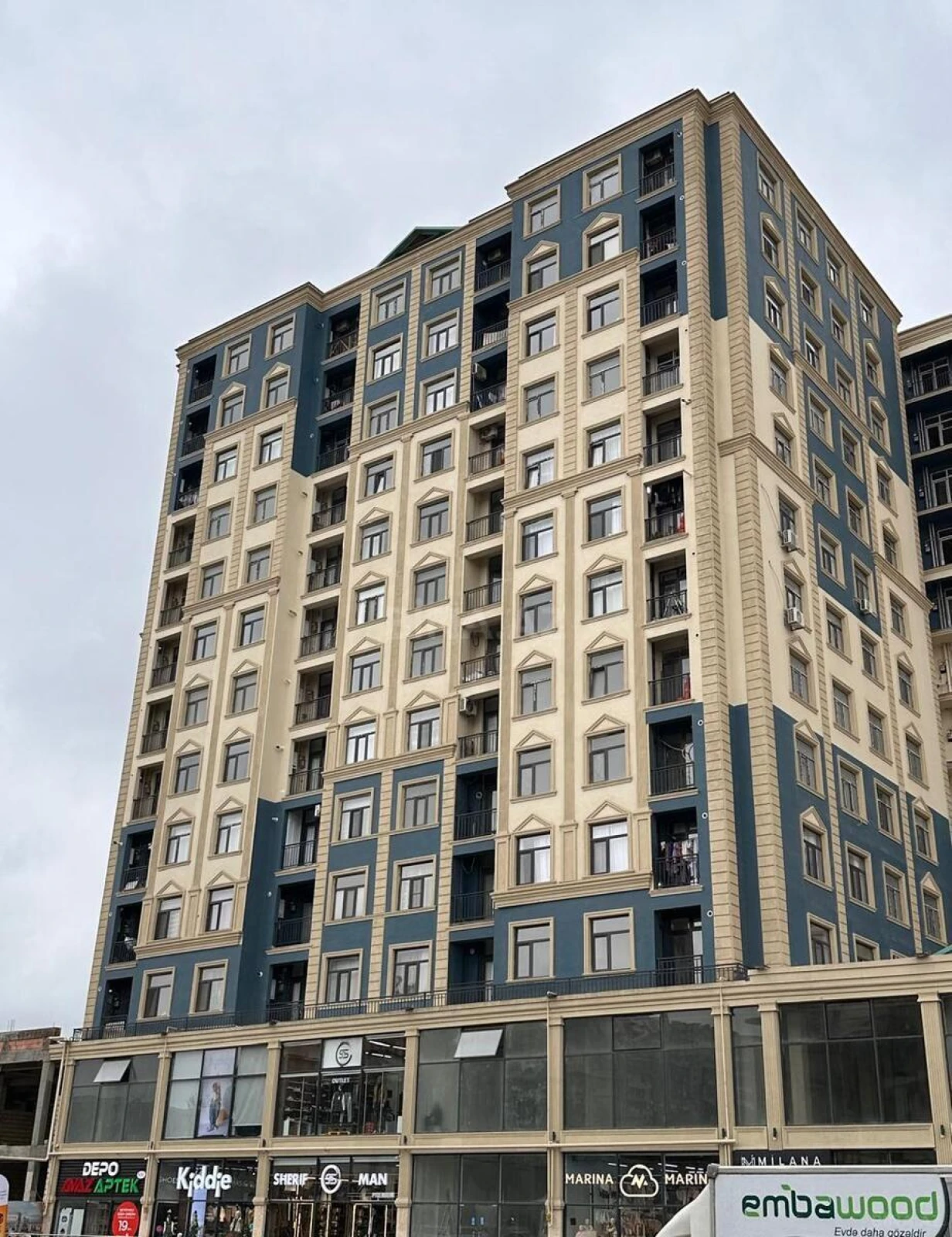 Satılır 3 otaqlı mənzil 98 m²