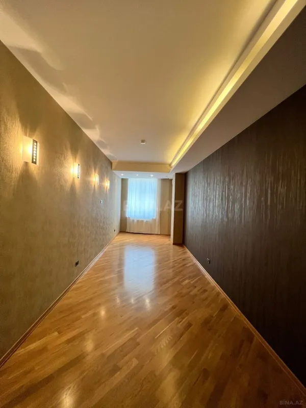 Satılır 5 otaqlı mənzil 411 m²