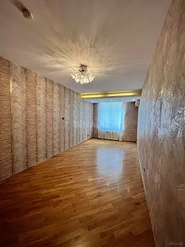 Satılır 5 otaqlı mənzil 411 m²