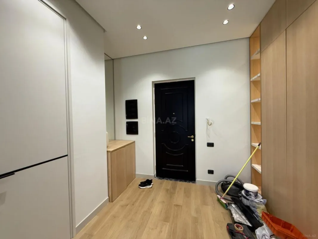 Satılır 2 otaqlı mənzil 78 m²
