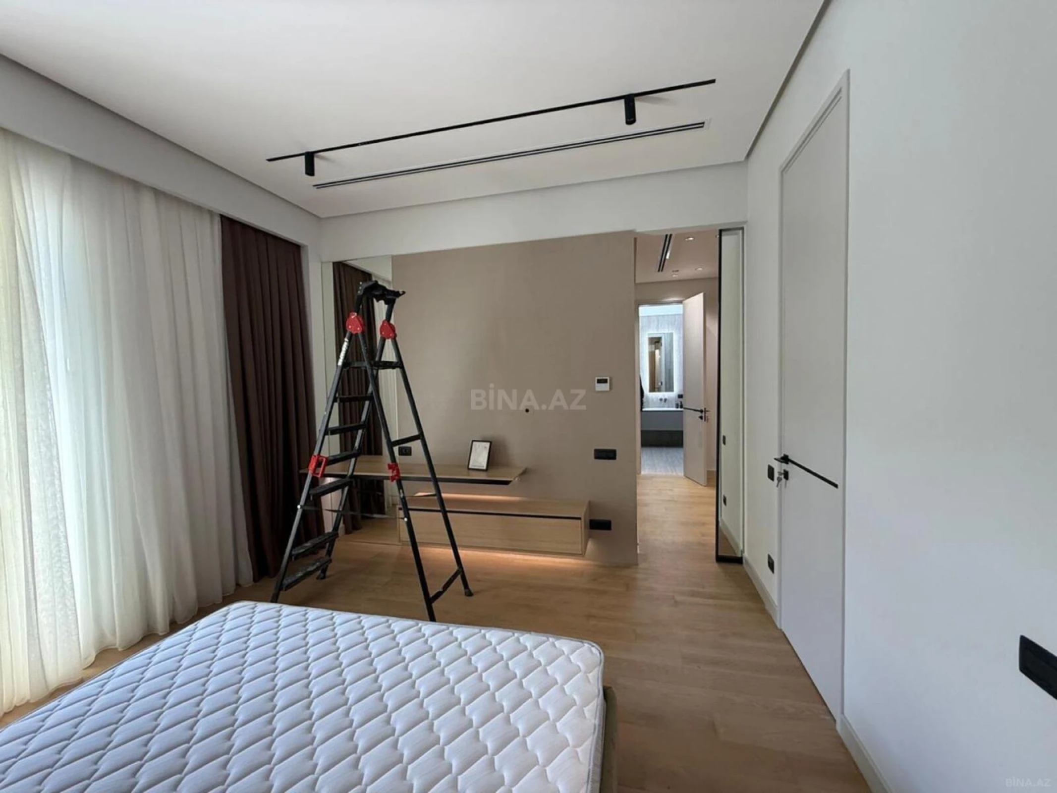 Satılır 2 otaqlı mənzil 78 m²