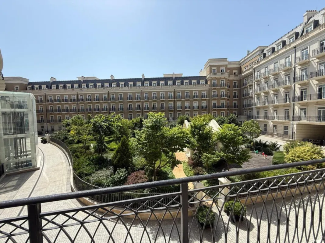 Satılır 2 otaqlı mənzil 78 m²