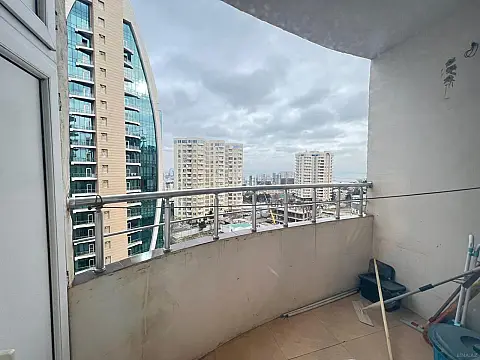 Satılır 3 otaqlı mənzil 150 m²