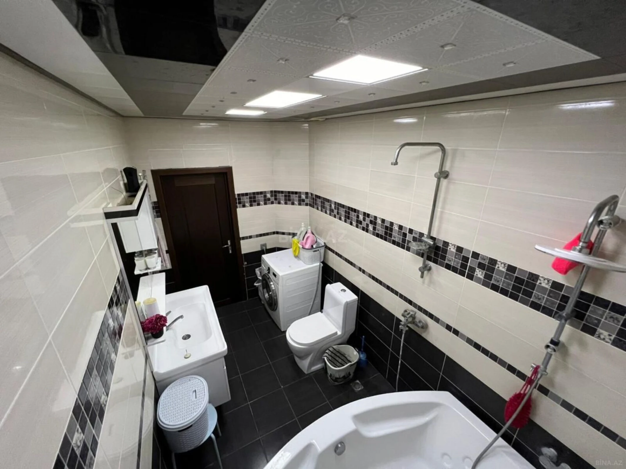 Satılır 3 otaqlı mənzil 150 m²