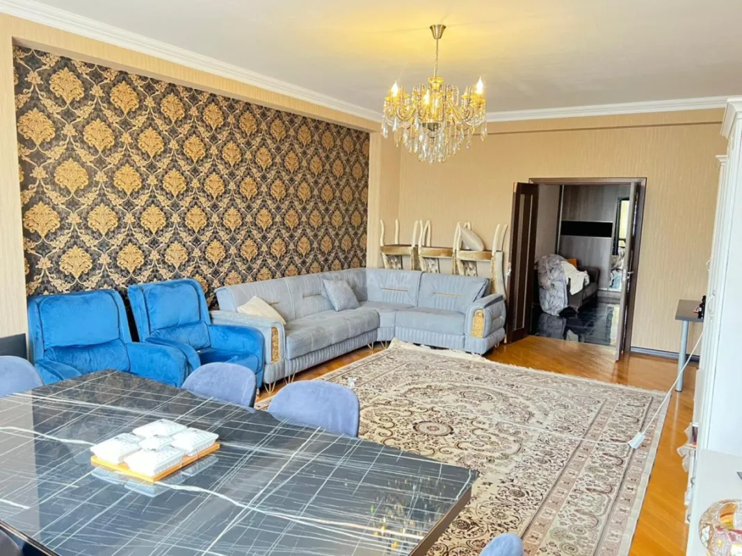 Satılır 3 otaqlı mənzil 150 m²