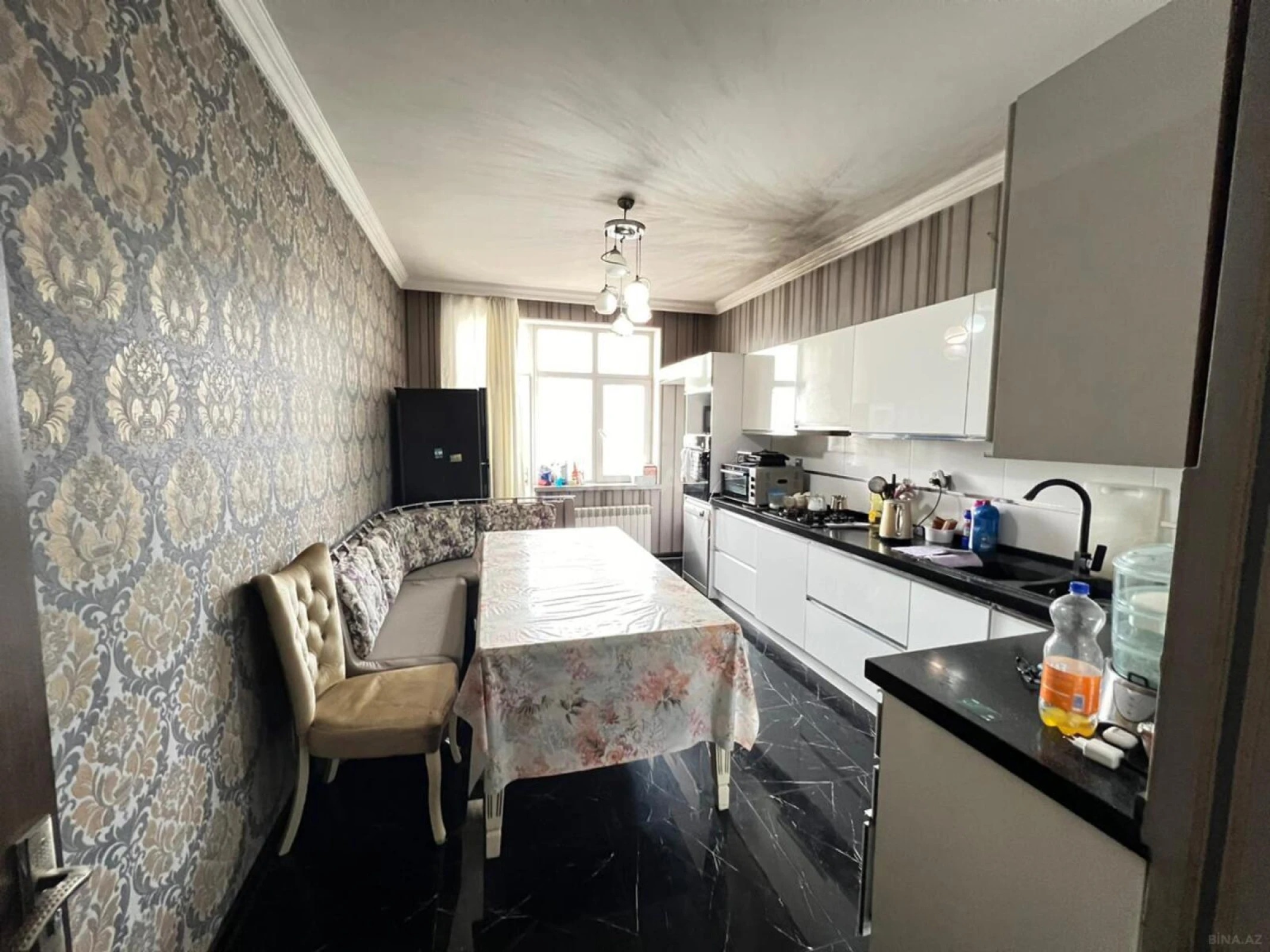 Satılır 3 otaqlı mənzil 150 m²