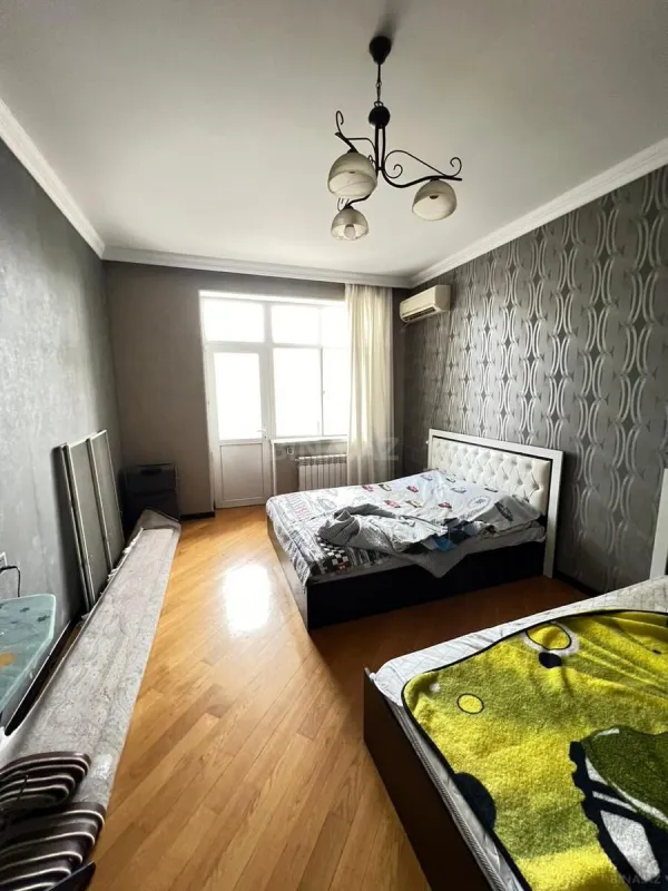 Satılır 3 otaqlı mənzil 150 m²