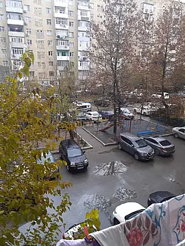 Satılır 5 otaqlı mənzil 130 m²